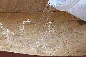 山阴漏水维修 免砸砖防水材料该如何施工